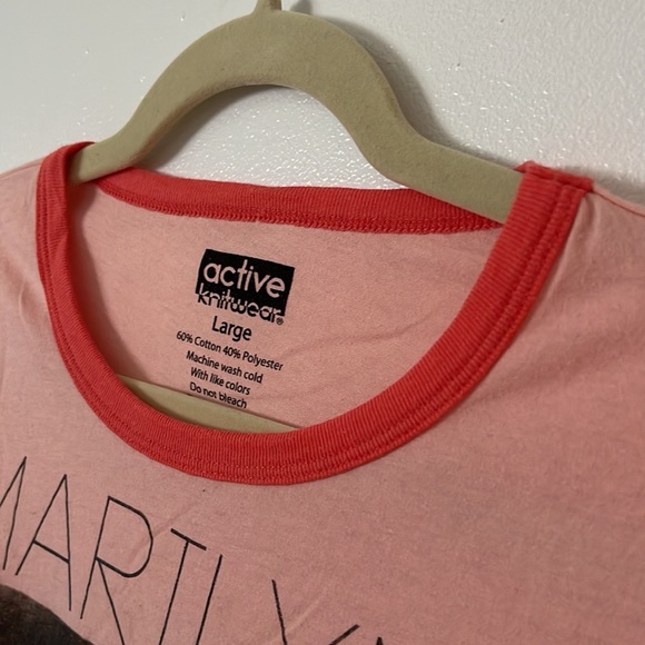 ACTIVE KNITWEAR | Women’s Peach Marilyn Monroe Graphic  Ringer Tee Size Large - Picture 6 of 6